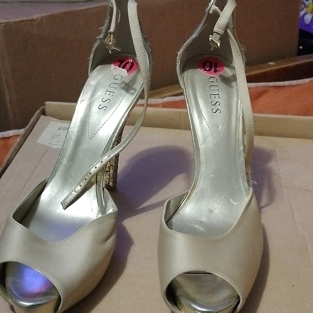 Gold guess heels with shimmer back